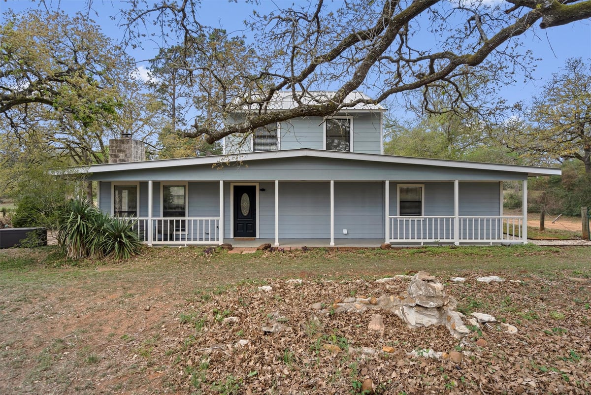Living area at 836 Cottletown Rd - 2 bed 2 bath home