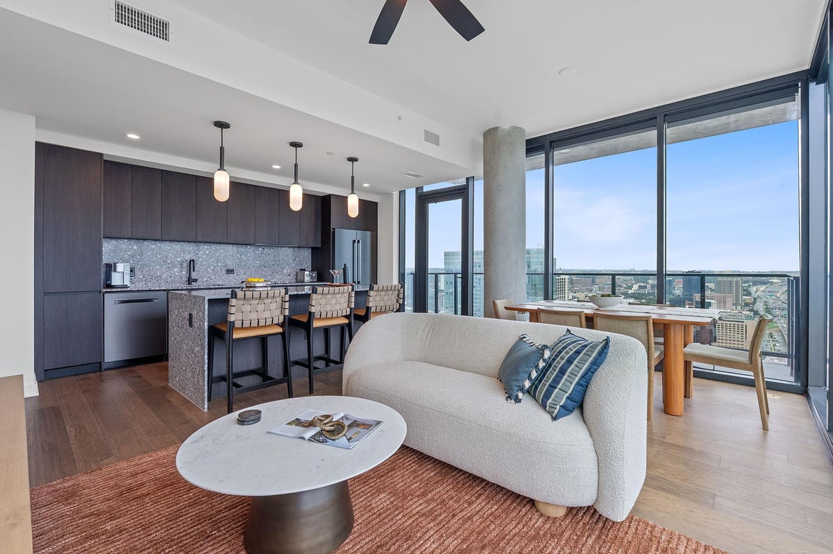 View 84 East Ave Unit #1904 in Rainey District 84 East Ave Unit #1904 - front exterior - Luxury home in Rainey District, Austin, TX