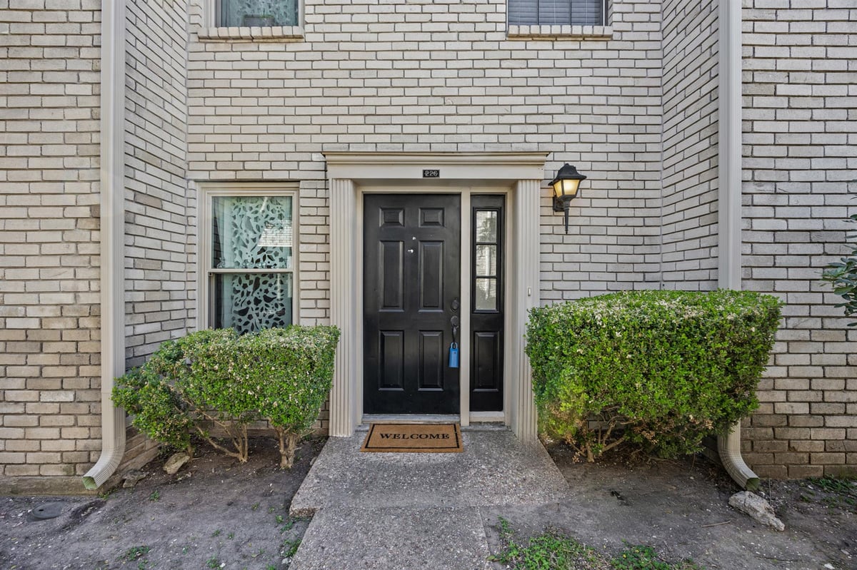 View 8400 Jamestown Dr Unit #226 in Jamestown Place Condo Amd 8400 Jamestown Dr Unit #226 - front exterior - Luxury home in Jamestown Place Condo Amd, Austin, TX
