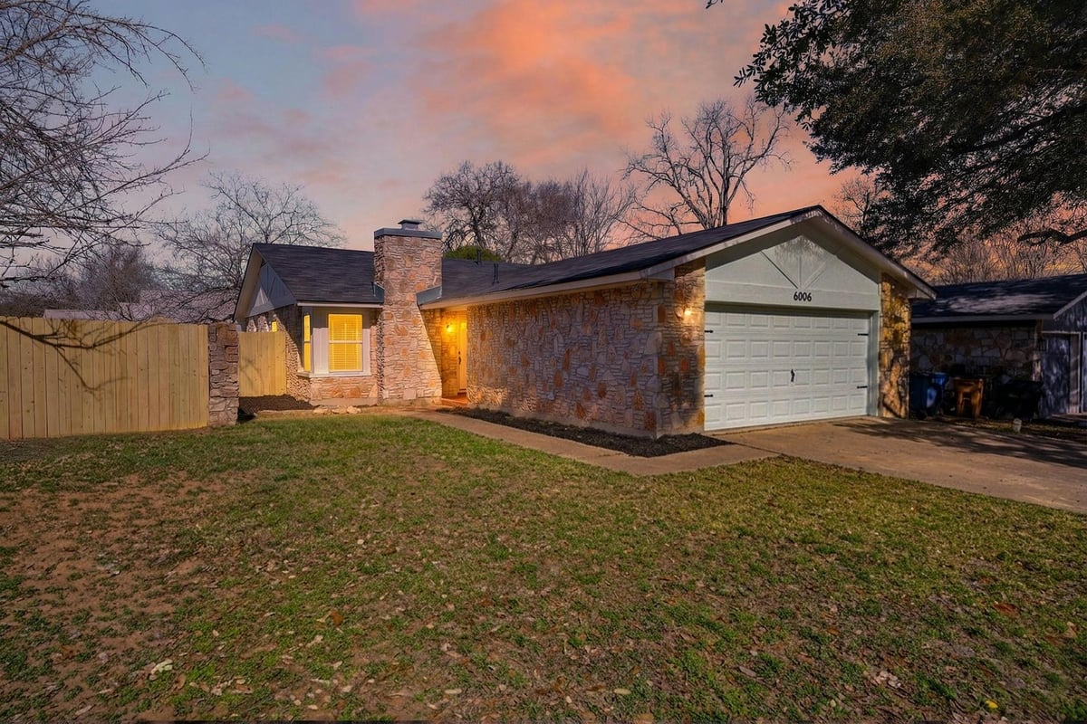 View 8400 Seminary Ridge DR in Shiloh Ph 02 Sec 01 Amd 8400 Seminary Ridge DR - property photo 1 - Luxury home in Shiloh Ph 02 Sec 01 Amd, Austin, TX