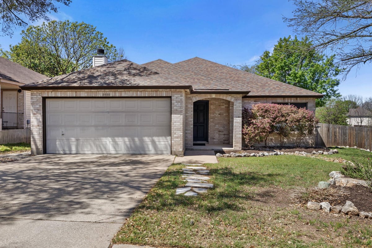 View 8400 Steamline CIR in Waterloo 8400 Steamline CIR - property photo 1 - Luxury home in Waterloo, Austin, TX