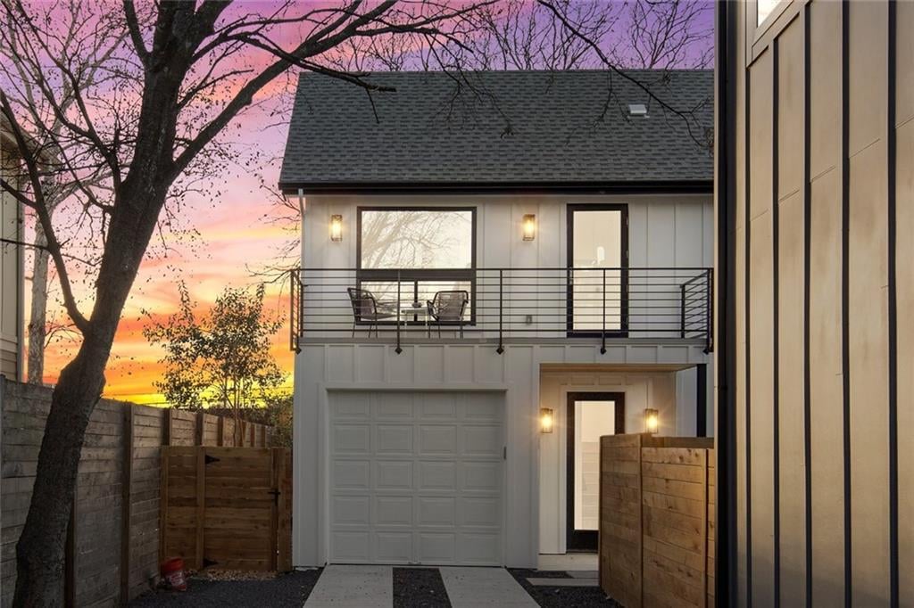 View 8402 Bowling Green Dr Unit #B in Bowling Green 8402 Bowling Green Dr Unit #B - front exterior - Luxury home in Bowling Green, Austin, TX