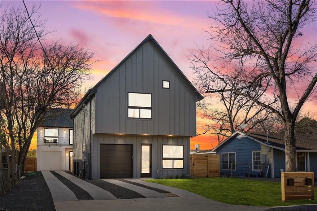 View 8402 Bowling Green Unit #A in Bowling Green 8402 Bowling Green Unit #A - front exterior - Luxury home in Bowling Green, Austin, TX