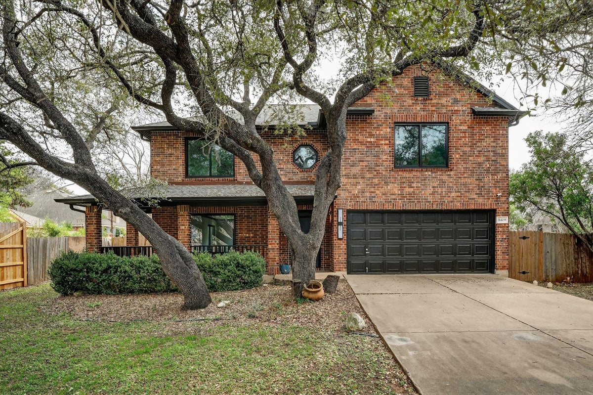 View 8409 Nairn Dr in Deer Park At Maple Run Sec 10 8409 Nairn Dr - front exterior - Luxury home in Deer Park At Maple Run Sec 10, Austin, TX