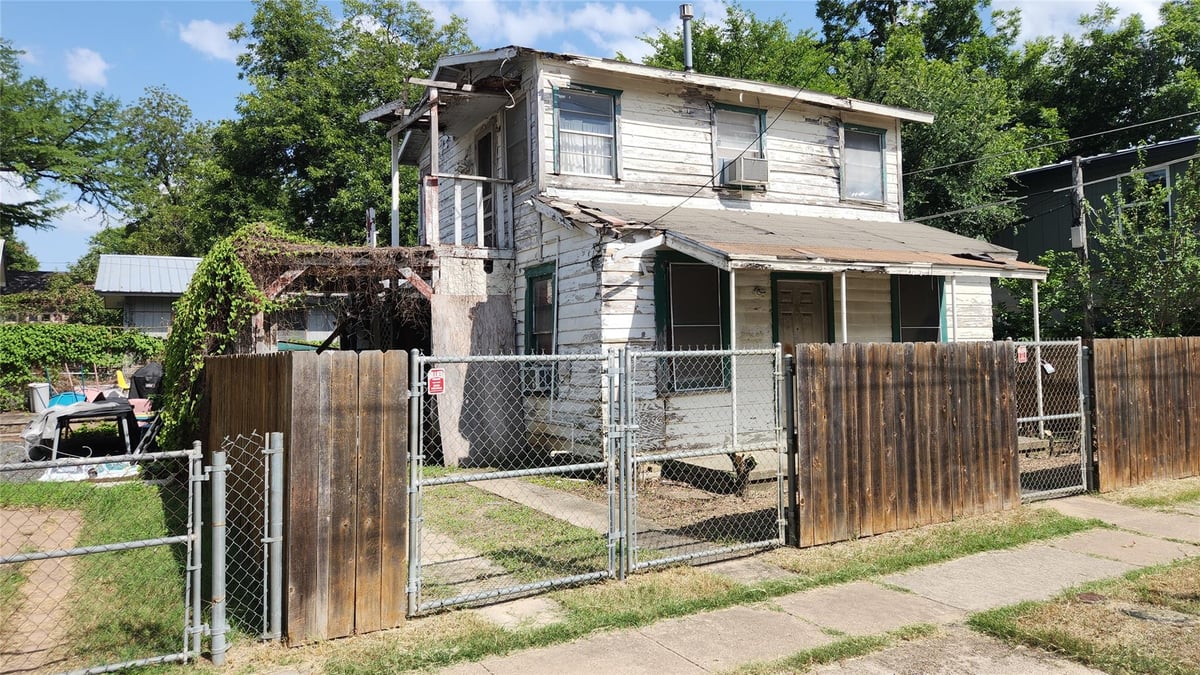 Kitchen at 85 Navasota St - 3 bed 2 bath home