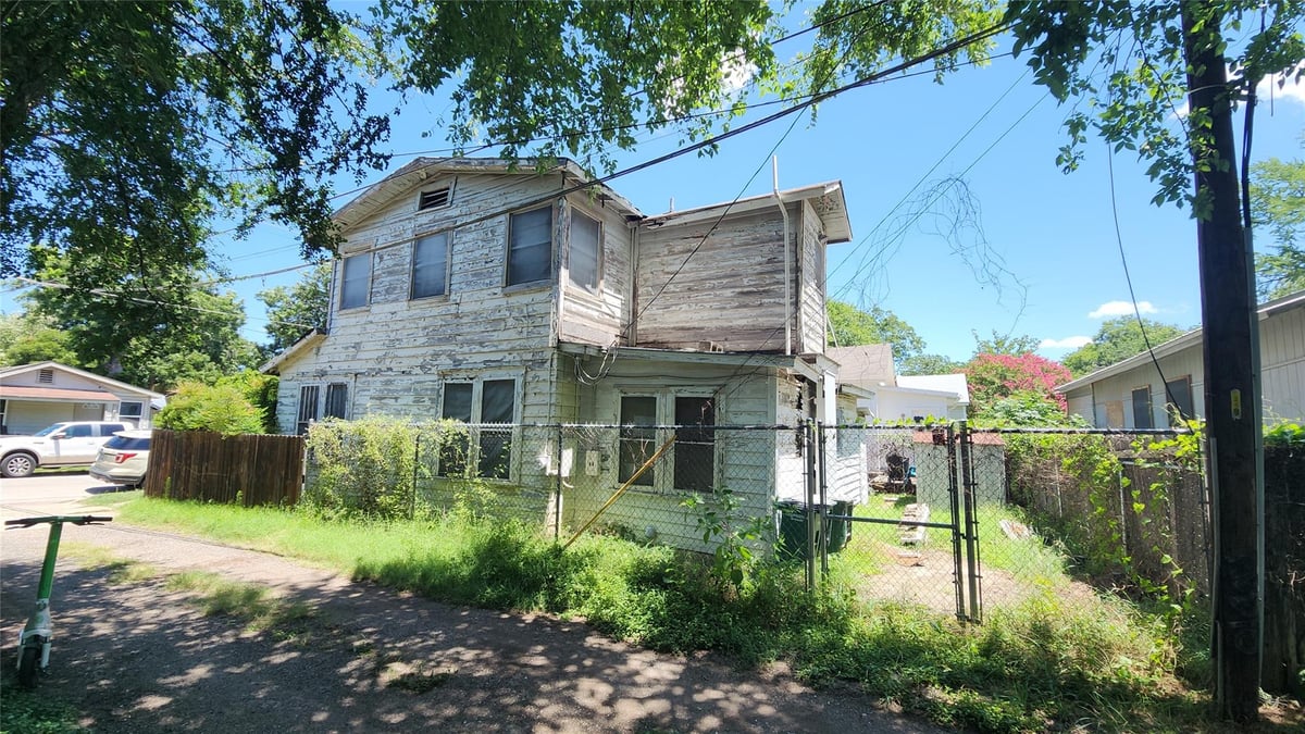 Primary bedroom at 85 Navasota St - 3 bed 2 bath home