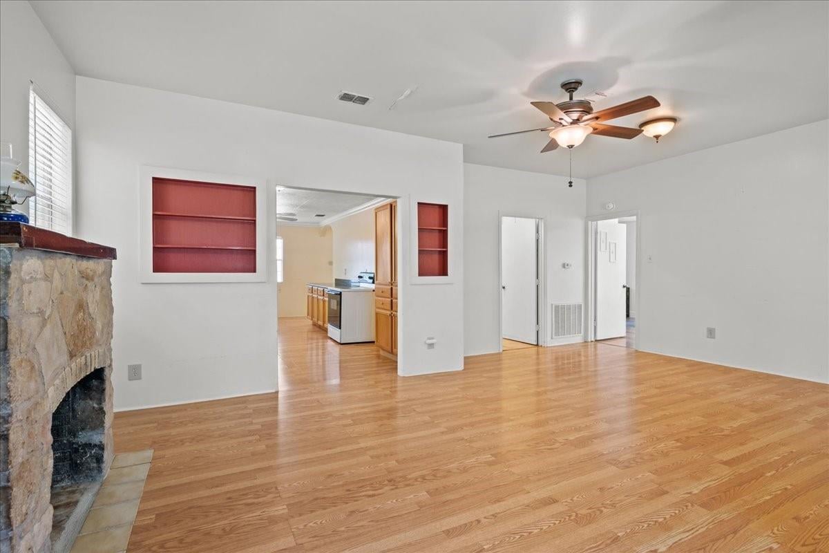 Bathroom at 850 SE Ewelling Ln - 2 bed 1 bath home