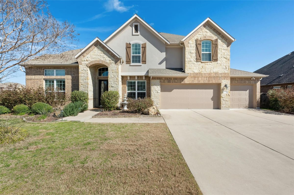 View 8501 High Summit LN in Ridgeview 8501 High Summit LN - property photo 1 - Luxury home in Ridgeview, Austin, TX