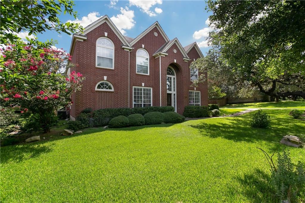 View 8502 Monument Oak 8502 Monument Oak - front exterior - Luxury home in Boerne, TX