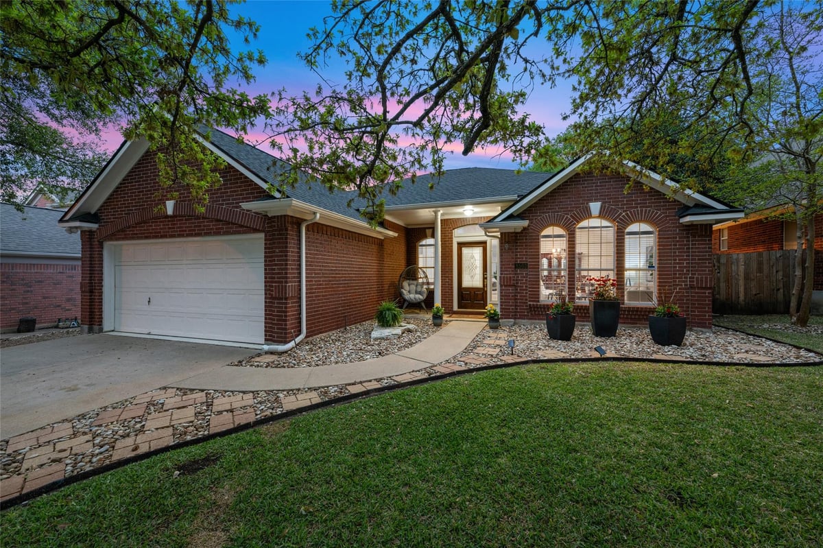 View 8503 Portage Cv in Woods Brushy Creek Sec 02 Ph 02 8503 Portage Cv - front exterior - Luxury home in Woods Brushy Creek Sec 02 Ph 02, Austin, TX