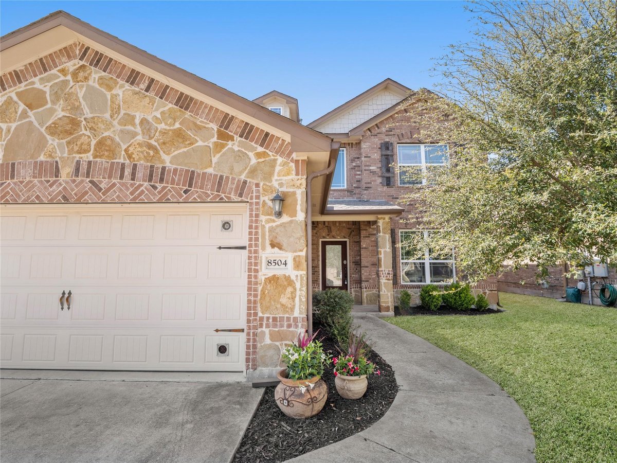 Living area at 8504 Rimini Cv - 4 bed 3 bath home