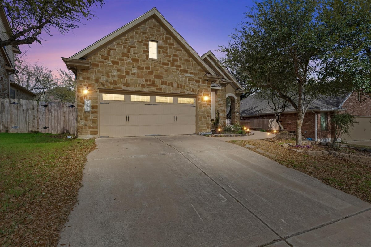 View 8505 Alophia Dr in Meridian Sec C Ph 03 8505 Alophia Dr - front exterior - Luxury home in Meridian Sec C Ph 03, Austin, TX