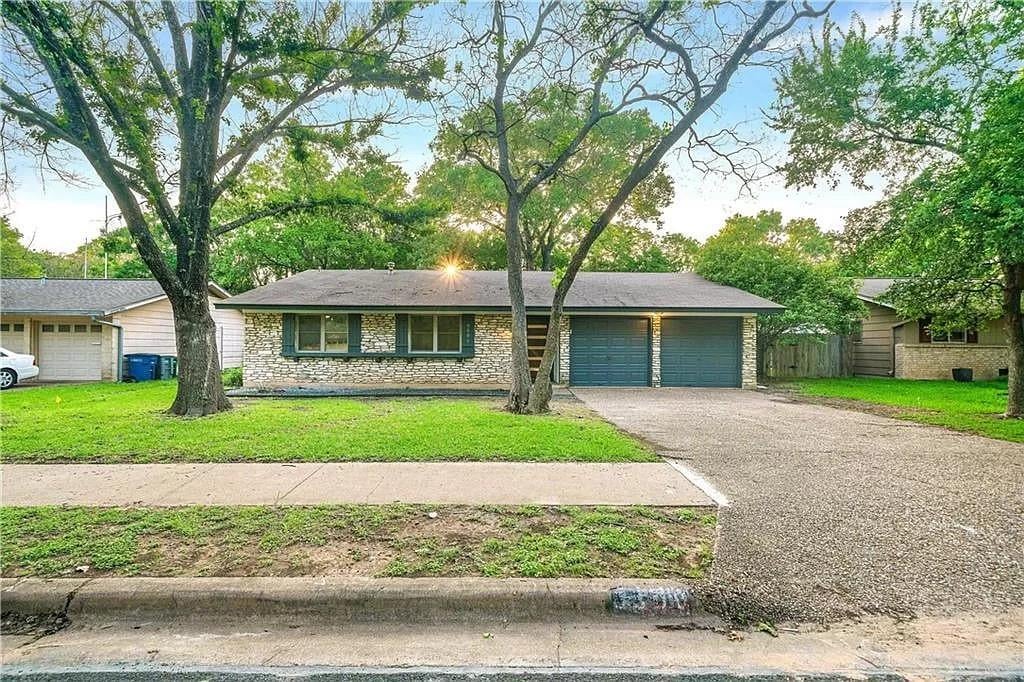 View 8506 Millway DR in Allandale Estates Sec 01 8506 Millway DR - front exterior - Luxury home in Allandale Estates Sec 01, Austin, TX