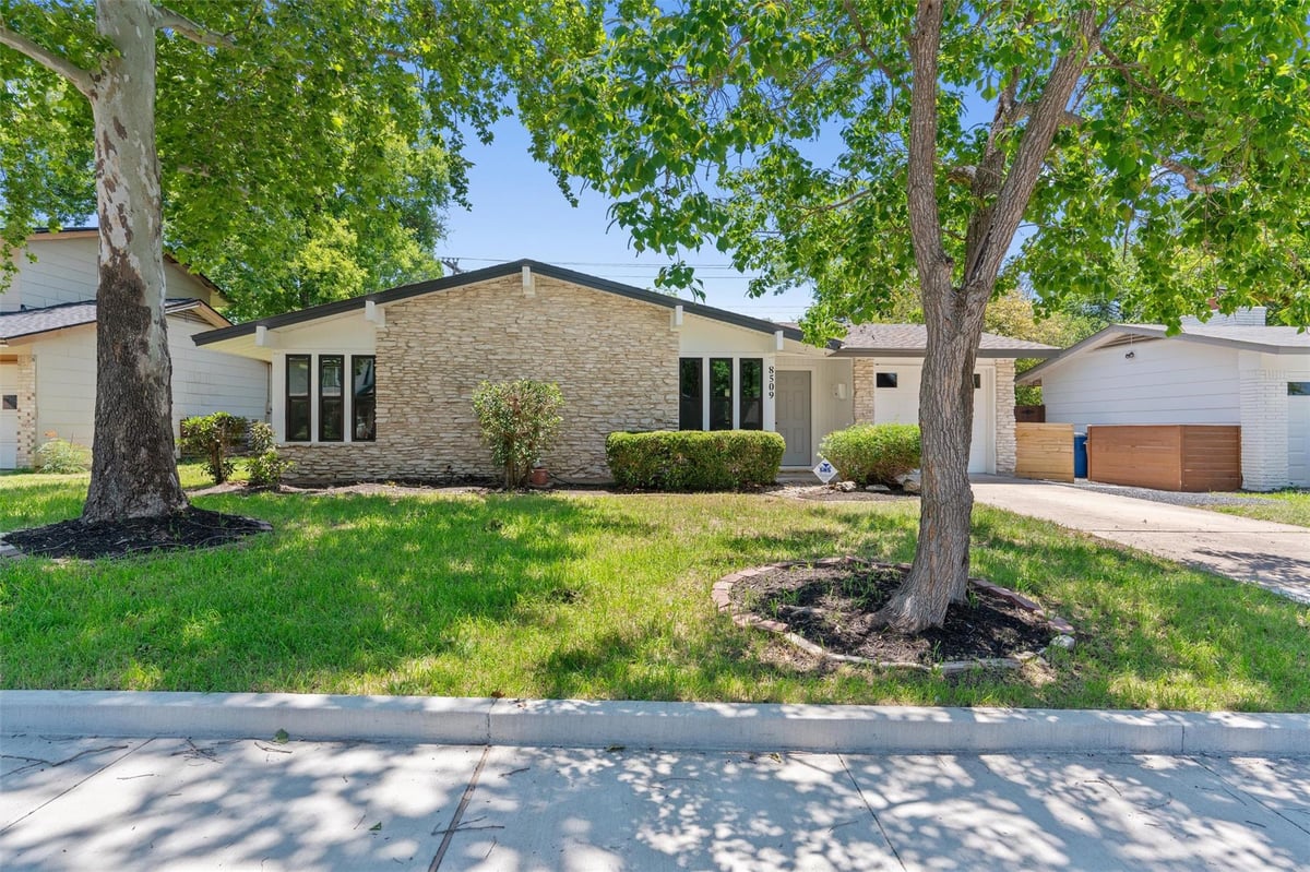View 8509 Rockwood LN in Northtowne Sec 01 8509 Rockwood LN - front exterior - Luxury home in Northtowne Sec 01, Austin, TX