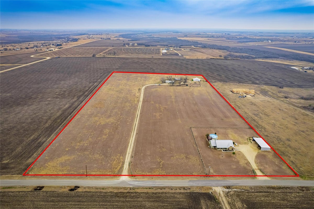 View 851 & 877 County Road 455 in Cartwright P Sur 851 & 877 County Road 455 - front exterior - Luxury home in Cartwright P Sur, Coupland, TX