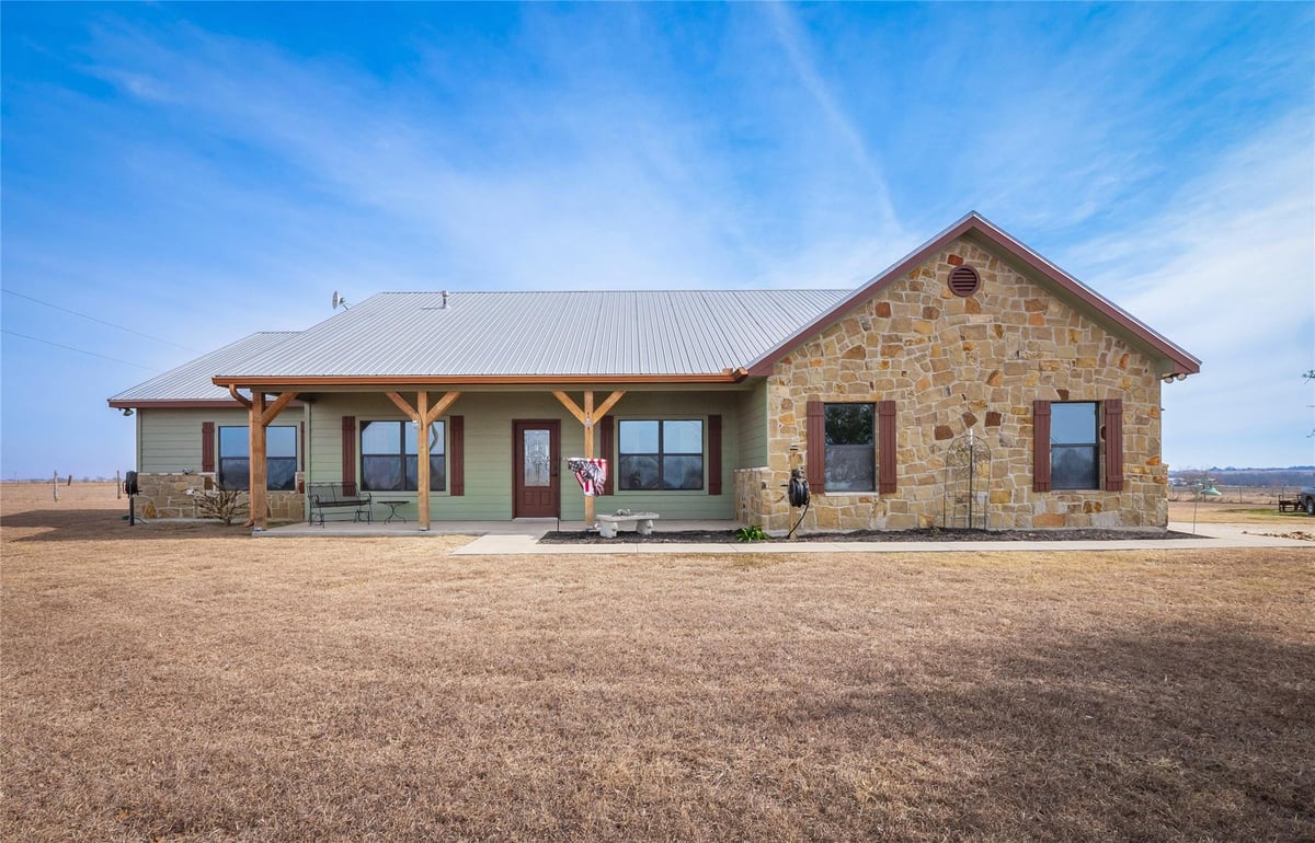 Living area at 851 & 877 County Road 455 - 3 bed 2 bath home