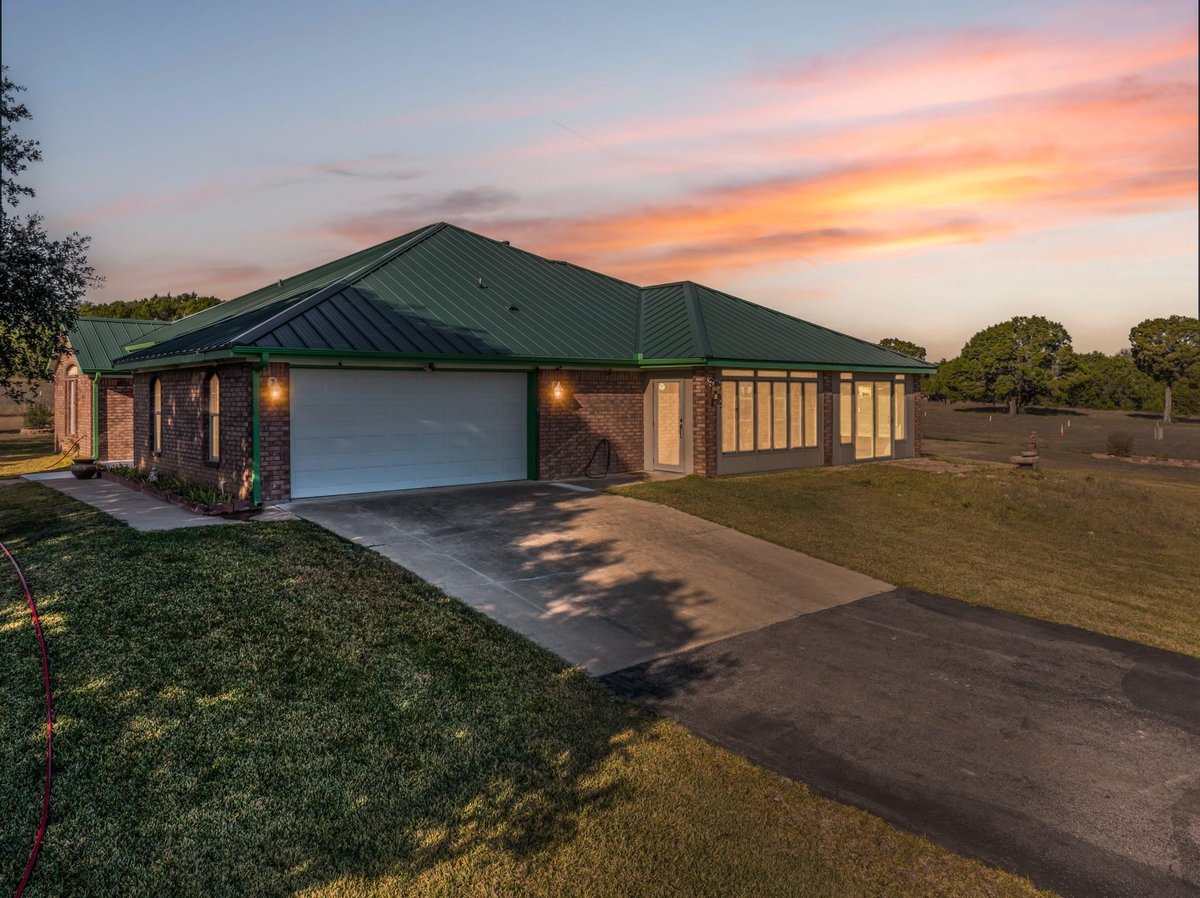 View 853 County Road 4390 in Live Oak Hills Sec Ii 853 County Road 4390 - front exterior - Luxury home in Live Oak Hills Sec Ii, Kempner, TX