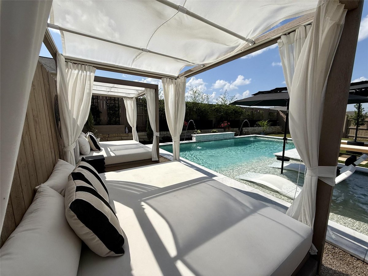 Primary bedroom at 8600 Turaco Trl - 4 bed 3 bath home