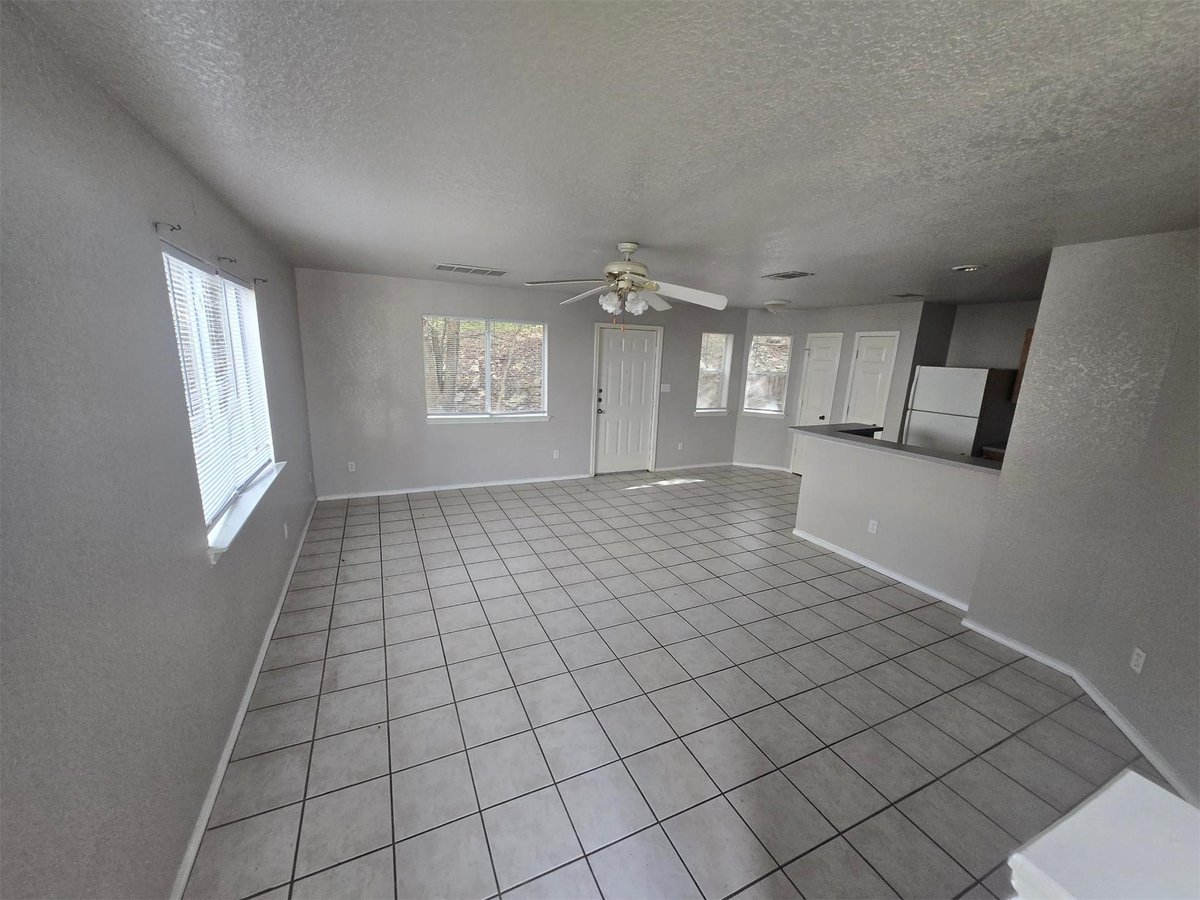 Primary bedroom at 861-863 Sagewood Trl - Hughson Heights Sec 3-C, San Marcos, TX