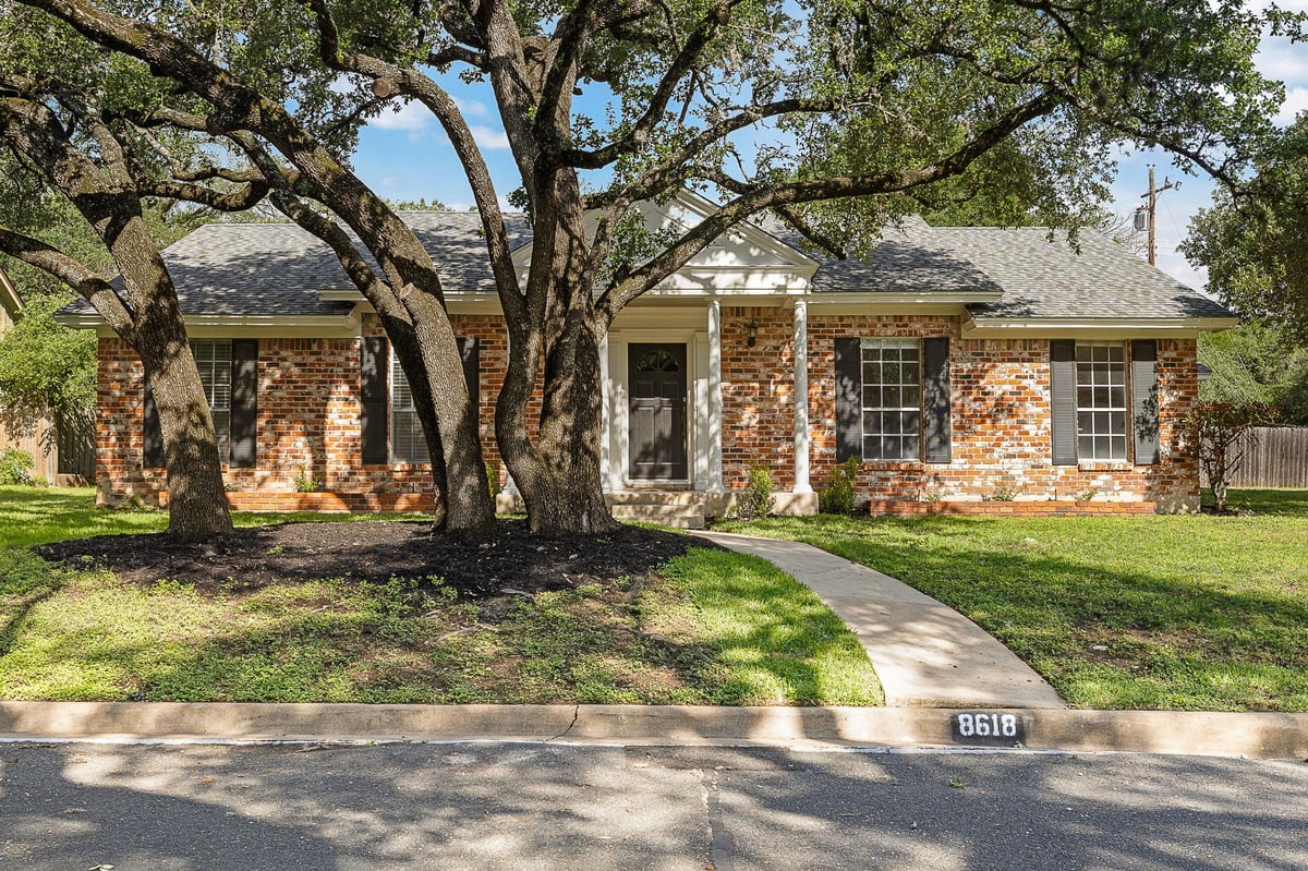 View 8618 Willowick Dr in Westover Hills Sec 01 8618 Willowick Dr - front exterior - Luxury home in Westover Hills Sec 01, Austin, TX