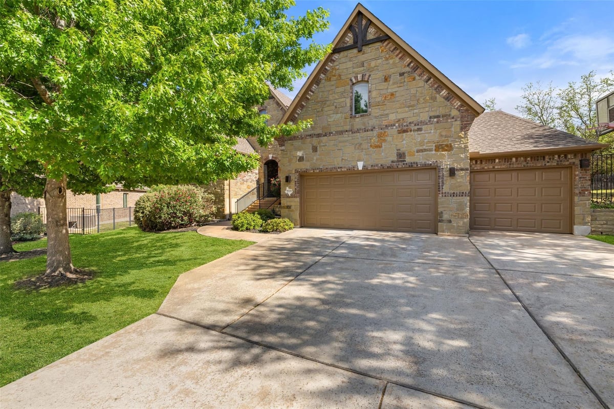 Living area at 8700 Flycatcher Ct - 4 bed 3 bath home