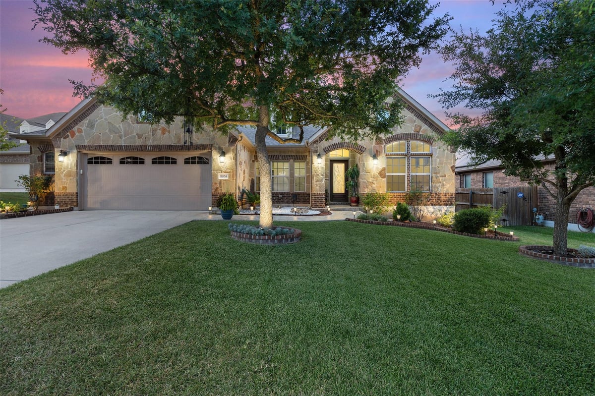 8704 Old Corral CV - property photo 1 - Luxury home in Ridgeview Ph 1, Austin, TX