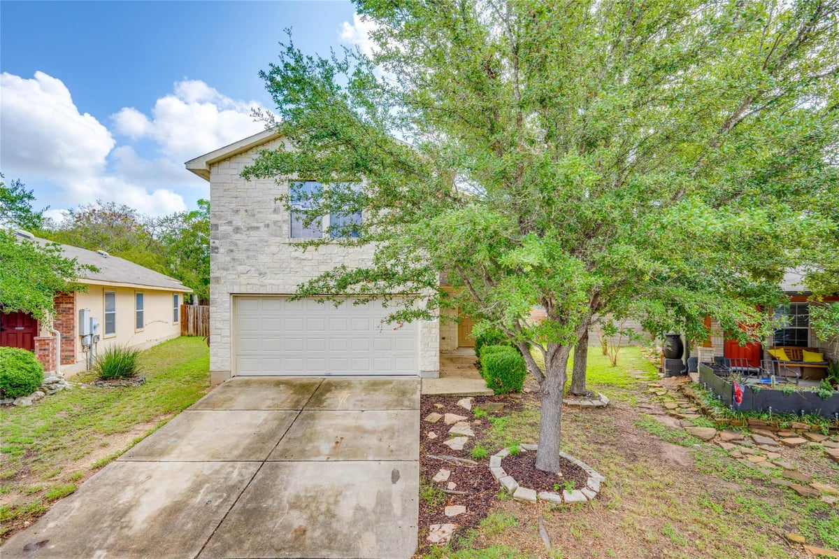 View 8705 Davis Oaks TRL in Dittmar Crossing 8705 Davis Oaks TRL - property photo 1 - Luxury home in Dittmar Crossing, Austin, TX