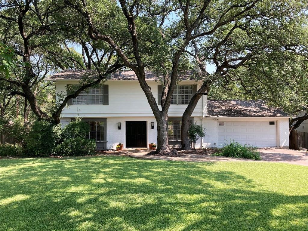 View 8705 Oakmountain Cir in Westover Hills Sec 02 8705 Oakmountain Cir - front exterior - Luxury home in Westover Hills Sec 02, Austin, TX
