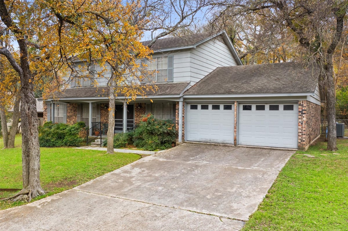 View 8705 Silverhill LN in Westover Hills 8705 Silverhill LN - property photo 1 - Luxury home in Westover Hills, Austin, TX