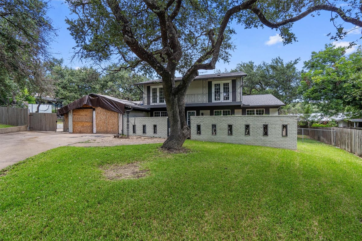 View 8710 Oakmountain Cir in Westover Hills Sec 02 8710 Oakmountain Cir - front exterior - Luxury home in Westover Hills Sec 02, Austin, TX