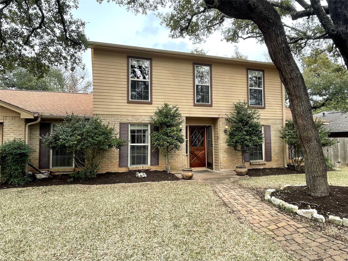 View 8712 Ridgehill Dr in Point West Of Westover Hills S 8712 Ridgehill Dr - front exterior - Luxury home in Point West Of Westover Hills S, Austin, TX