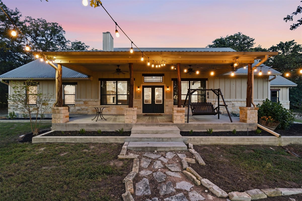 View 8731 SH 79 Highway in O A Thompson Surv Abs 356 8731 SH 79 Highway - front exterior - Luxury home in O A Thompson Surv Abs 356, Milano, TX