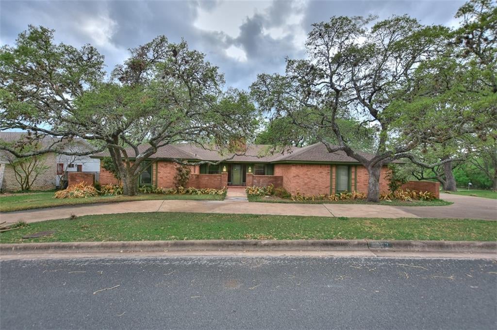 View 8803 Crest Ridge Cir in Balcones Village 8803 Crest Ridge Cir - front exterior - Luxury home in Balcones Village, Austin, TX