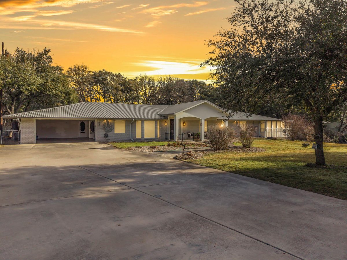 View 888 Shanklin Rd in Shanklin-Love Add 888 Shanklin Rd - front exterior - Luxury home in Shanklin-Love Add, Belton, TX