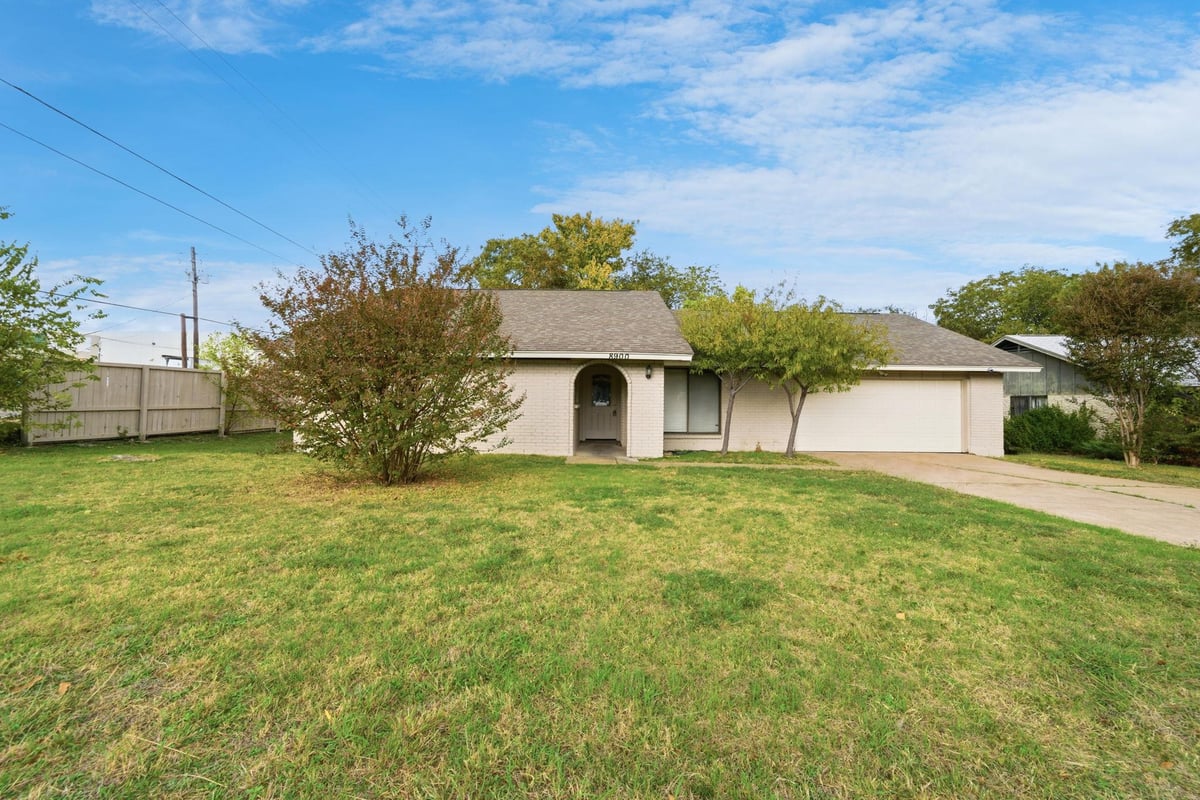 View 8900 Briardale DR in Quail Creek West Sec 02 8900 Briardale DR - front exterior - Luxury home in Quail Creek West Sec 02, Austin, TX