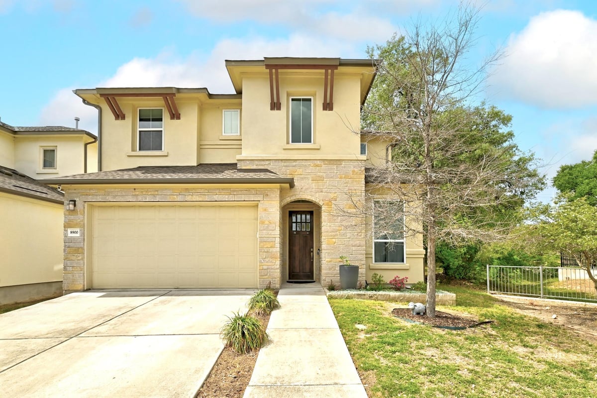 View 8900 Jodie LN in West Oak Condo Amd 8900 Jodie LN - property photo 1 - Luxury home in West Oak Condo Amd, Austin, TX