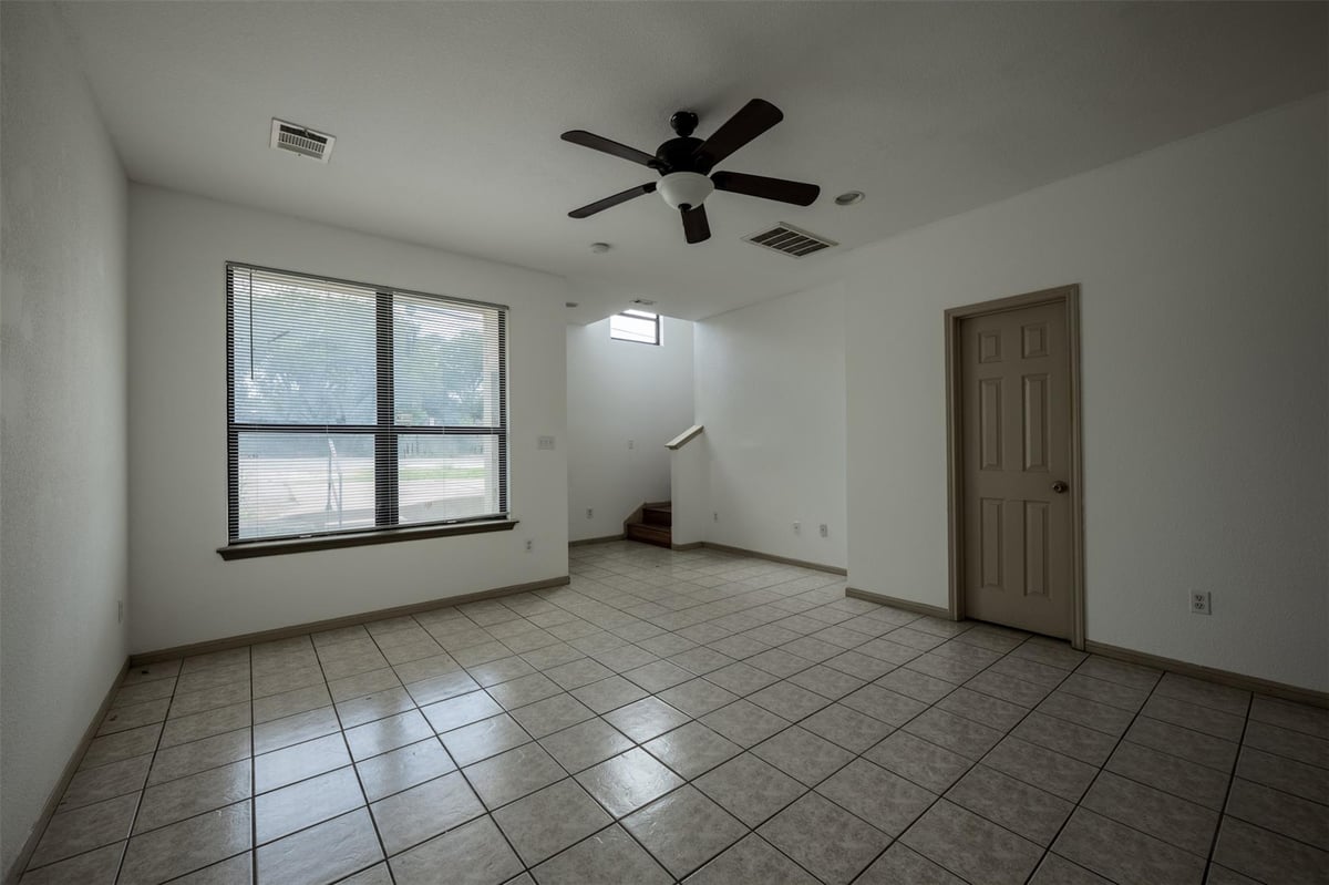 View 8901 Parkfield DR in Quail Creek Ph 02 Sec 03 8901 Parkfield DR - property photo 1 - Luxury home in Quail Creek Ph 02 Sec 03, Austin, TX