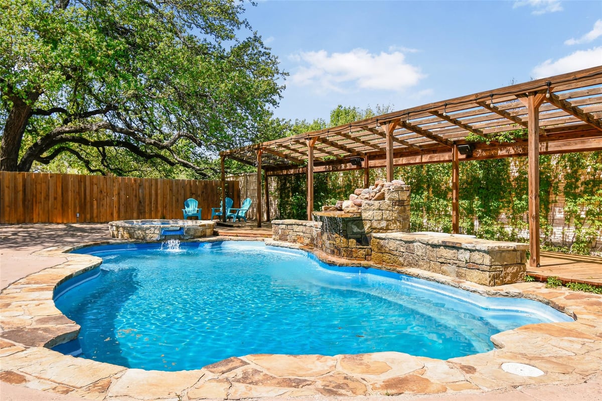 View 8903 Halder Cv in Meadows Brushy Creek Ph 04 8903 Halder Cv - front exterior - Luxury home in Meadows Brushy Creek Ph 04, Austin, TX