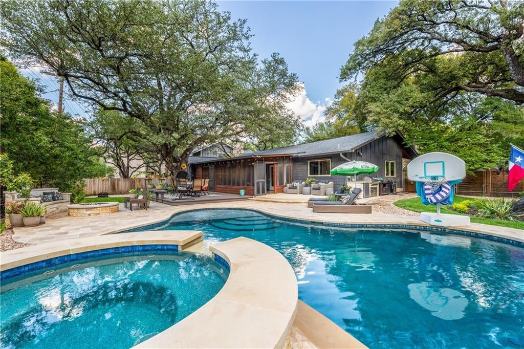 View 8906 Currywood Dr in Westover Hills 8906 Currywood Dr - front exterior - Luxury home in Westover Hills, Austin, TX