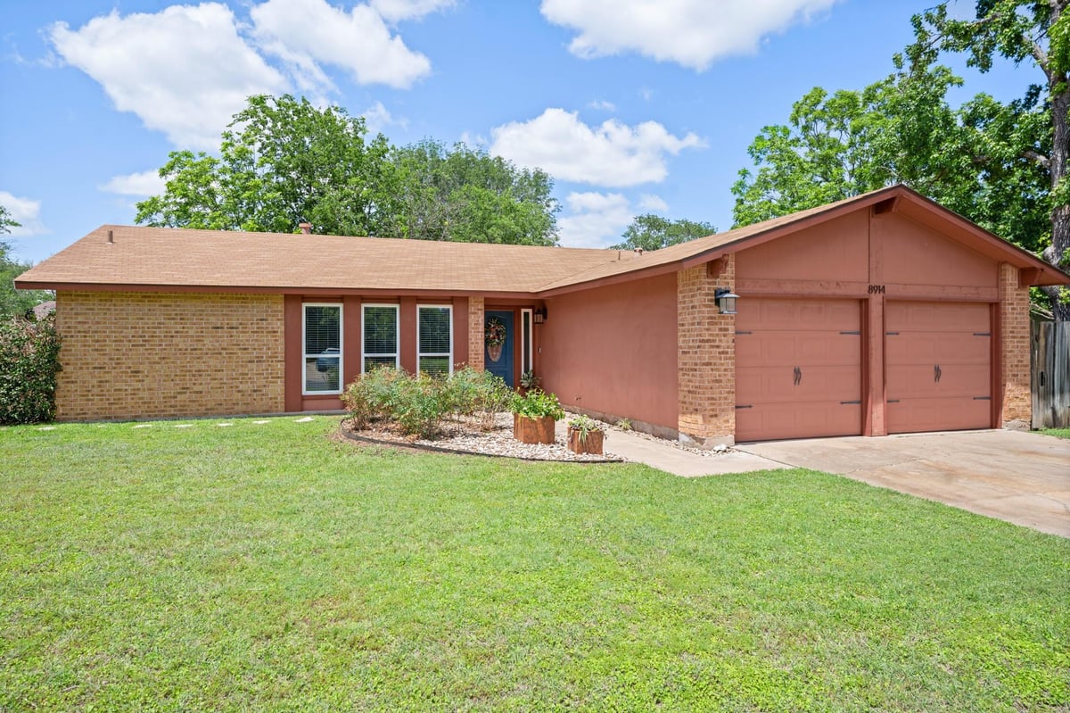 Kitchen at 8914 Sparkling Creek Dr - 3 bed 2 bath home