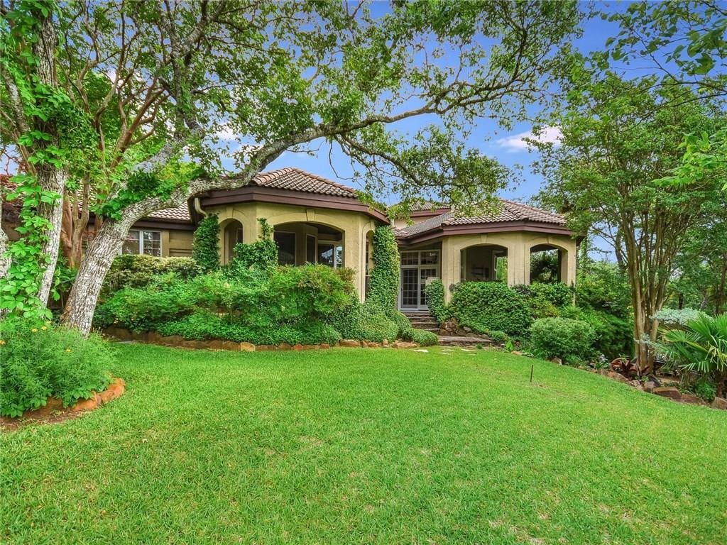 View 9 Hedge Ln in Rob Roy 9 Hedge Ln - property photo 1 - Luxury home in Rob Roy, Austin, TX