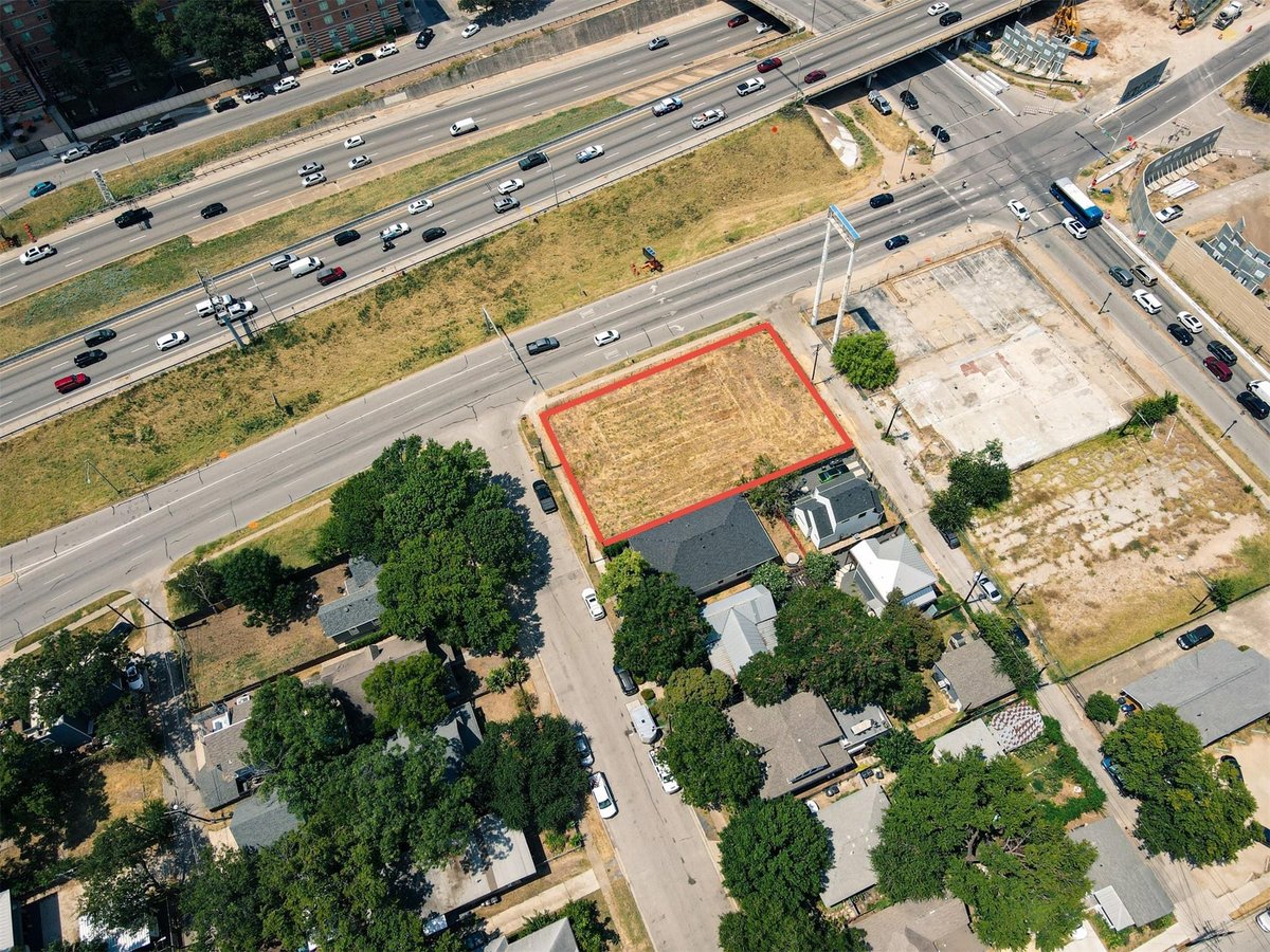 Primary bedroom at 900 & 806 Willow St - M K & T, Austin, TX