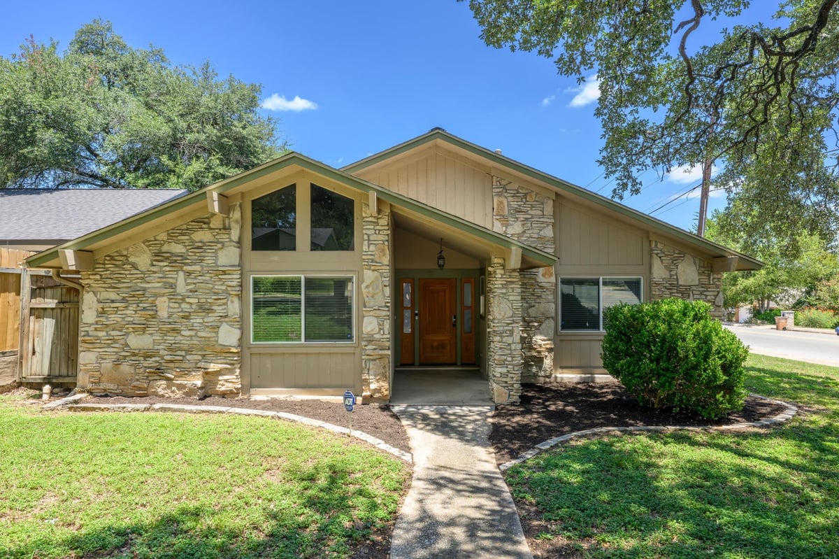 View 900 Austin Highlands BLVD in Austin Highlands Sec 01 900 Austin Highlands BLVD - property photo 1 - Luxury home in Austin Highlands Sec 01, Austin, TX