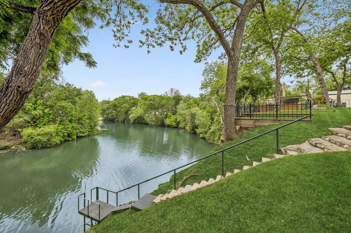 View 900 Boenig St in BRANCH H 900 Boenig St - front exterior - Luxury home in BRANCH H, Seguin, TX
