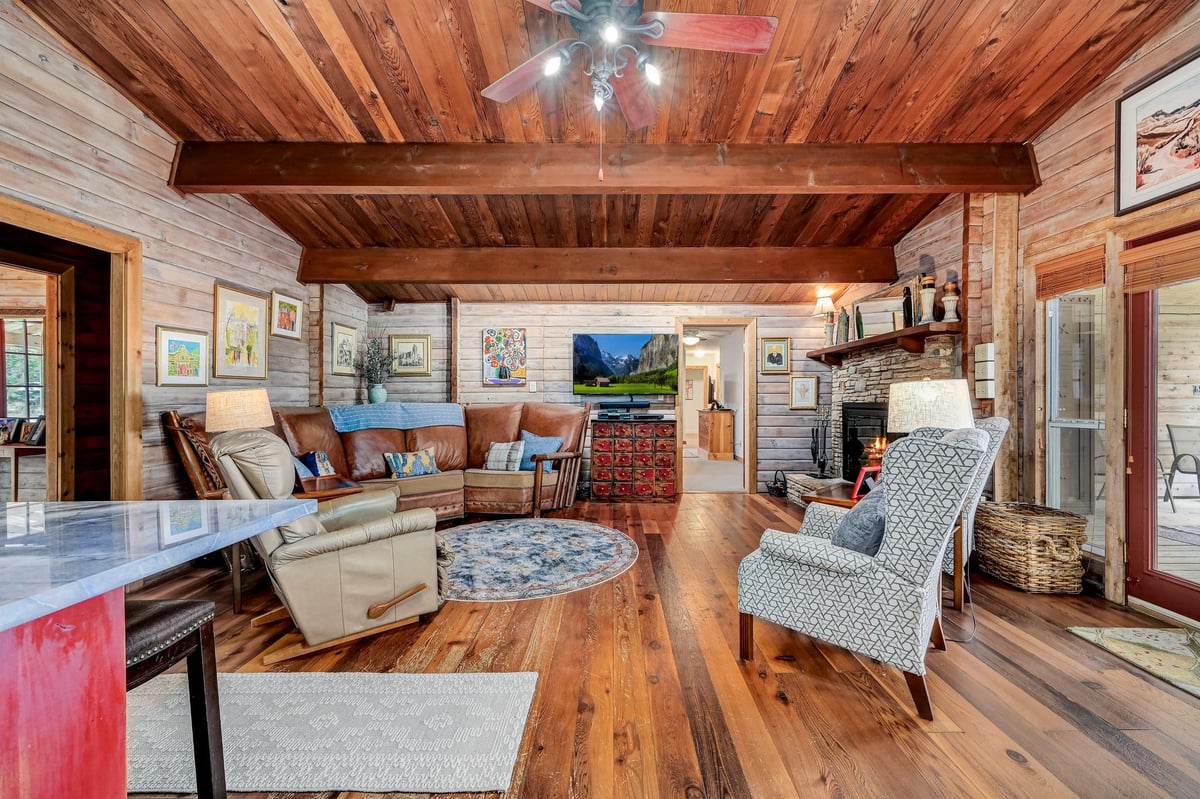Primary bedroom at 900 Box Canyon Rd - 5 bed 3 bath home