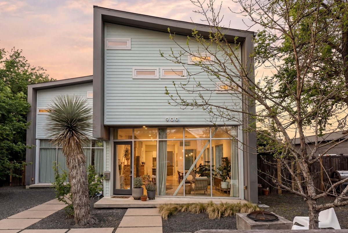 View 900 Brentwood ST Unit #B in 900 Brentwood Street Condomini 900 Brentwood ST Unit #B - property photo 1 - Luxury home in 900 Brentwood Street Condomini, Austin, TX