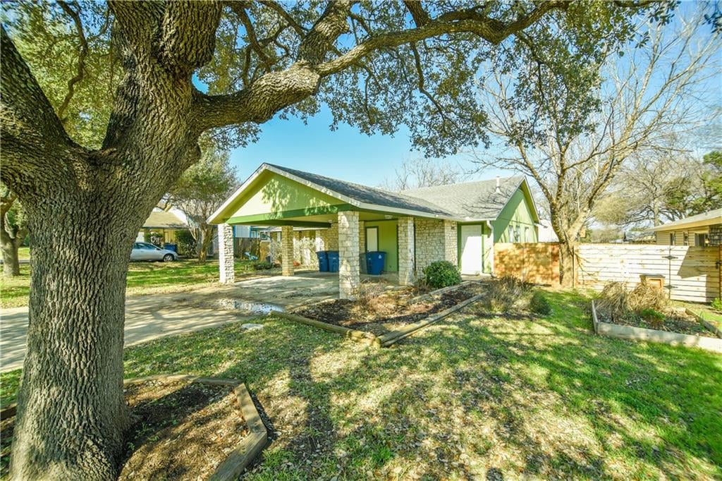 View 900 King Albert St in Southbreeze 900 King Albert St - front exterior - Luxury home in Southbreeze, Austin, TX