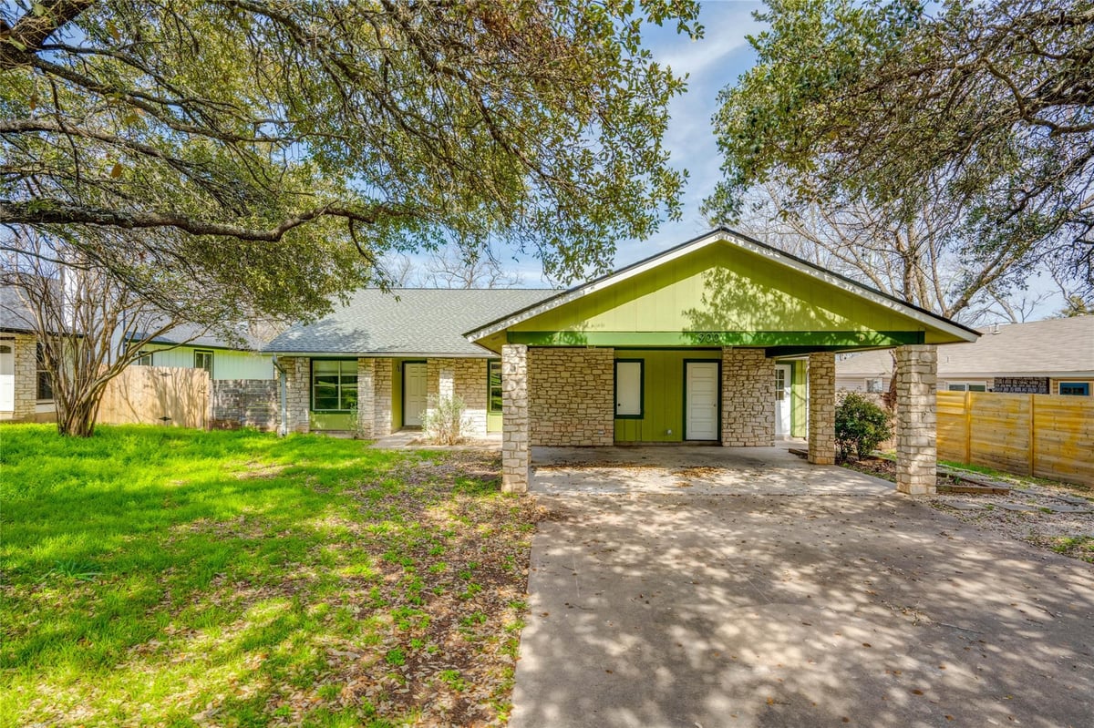 View 900 King Albert St Unit #A in Southbreeze 900 King Albert St Unit #A - front exterior - Luxury home in Southbreeze, Austin, TX
