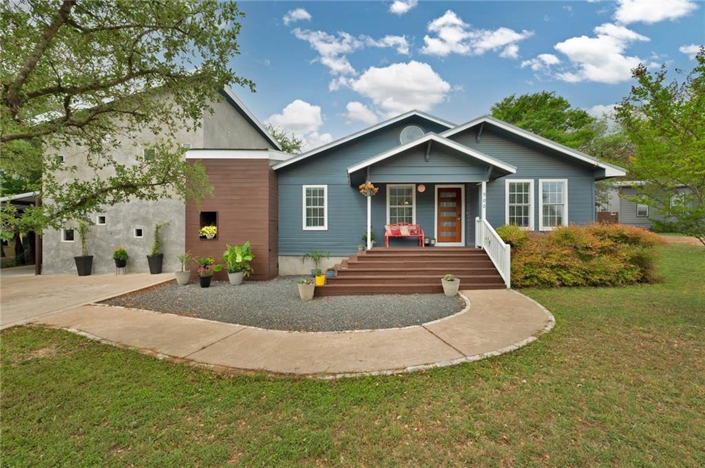View 900 Presa Arriba RD in Austin Lake Hills Sec 03 900 Presa Arriba RD - front exterior - Luxury home in Austin Lake Hills Sec 03, Austin, TX