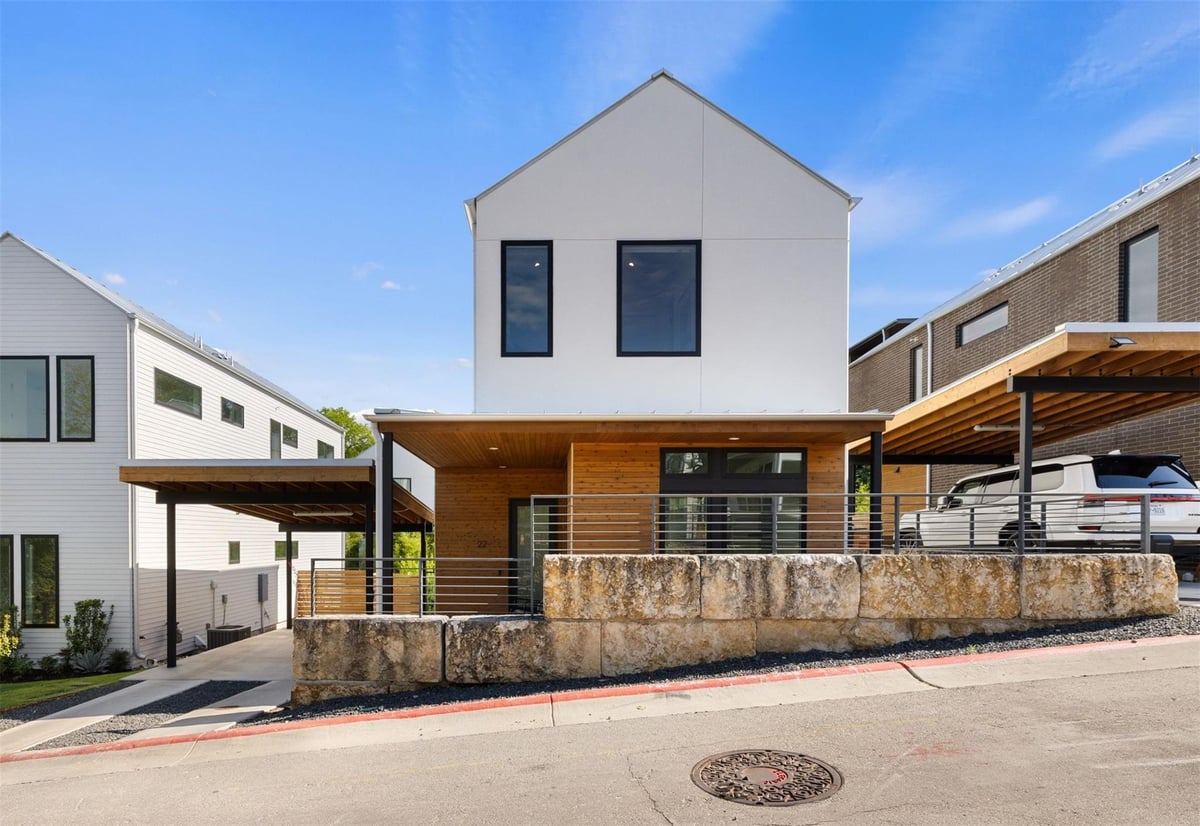 View 900 S 2nd St Unit #22 in Bouldin Court Condos 900 S 2nd St Unit #22 - front exterior - Luxury home in Bouldin Court Condos, Austin, TX